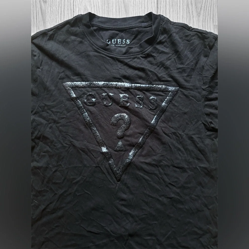 GUESS Men’s Black Short Sleeve T-Shirt - Picture 4 of 7